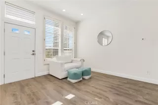 Photo #6: OC23151567 Listing 