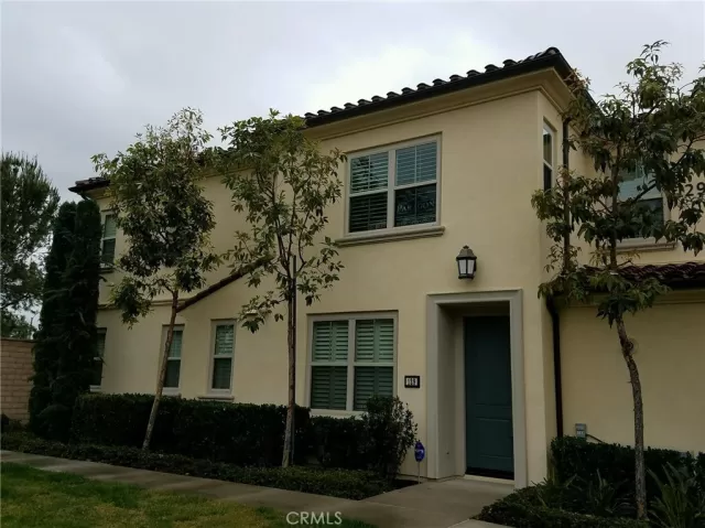 MLS: OC23151597 Condo For Sale