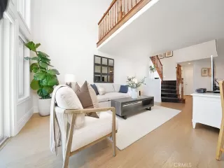 Photo #4: OC23151665 Listing