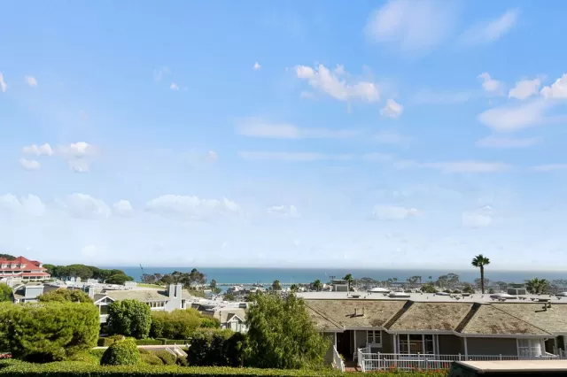 MLS: OC23151771 Condo For Sale