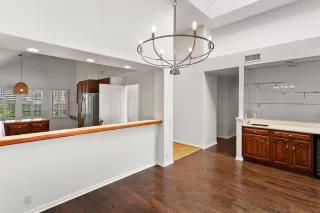 Photo #4: OC23151771 Listing 