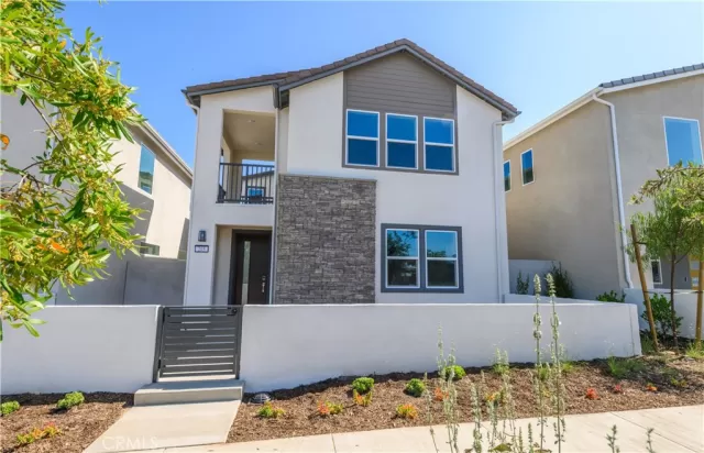 MLS: OC23152087 Condo For Sale