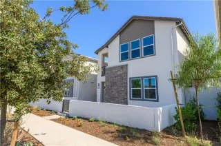 Photo #1: OC23152087 Listing 