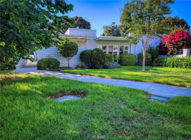 MLS: OC23152148 Condo For Sale