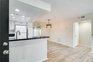 Photo #3: OC23152338 Listing 