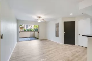 Photo #5: OC23152338 Listing 