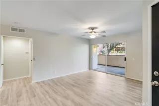 Photo #6: OC23152338 Listing 