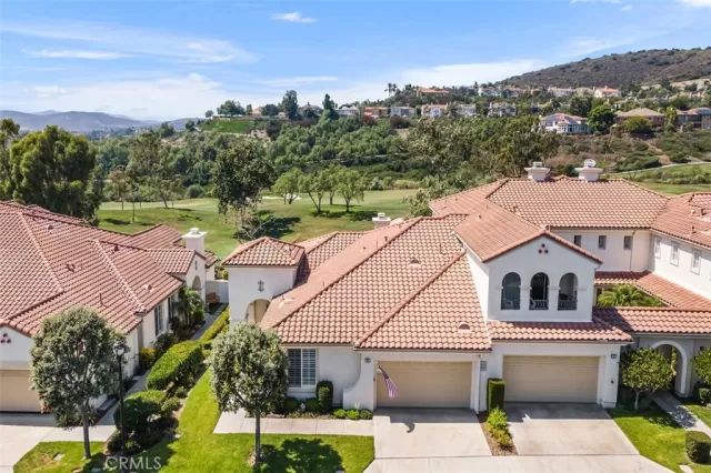 MLS: OC23152600 Condo For Sale