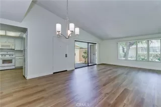 Photo #3: OC23152796 Listing