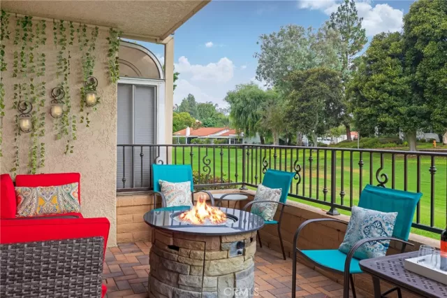 MLS: OC23152926 Condo For Sale