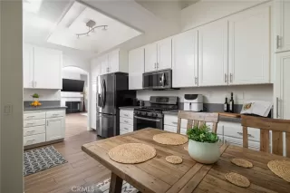 Photo #3: OC23152936 Listing 