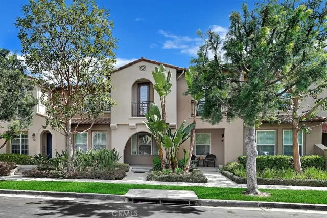 MLS: OC23152996 Condo For Sale