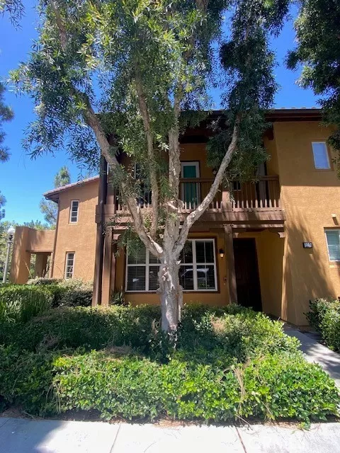 MLS: OC23153008 Condo For Sale