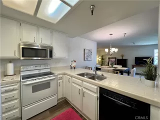 Photo #4: OC23153341 Listing 