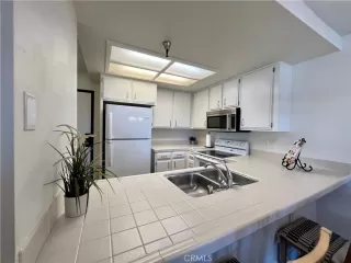 Photo #5: OC23153341 Listing 