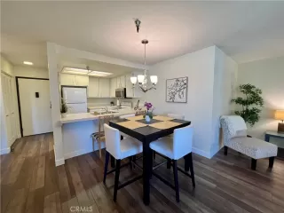 Photo #6: OC23153341 Listing 