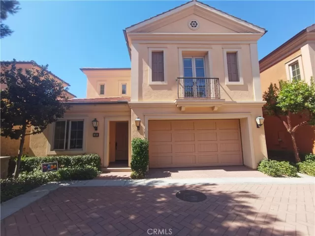 MLS: OC23153550 Condo For Sale