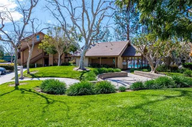 MLS: OC23154120 Condo For Sale