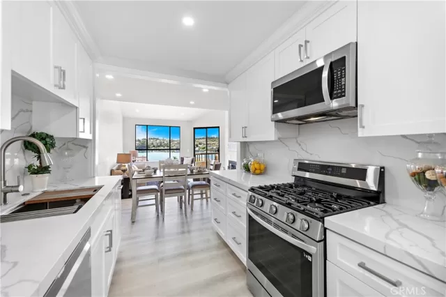 MLS: OC23154249 Condo For Sale