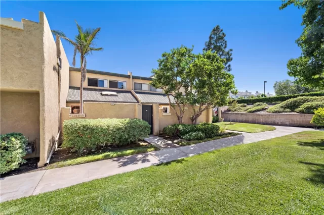 MLS: OC23154324 Condo For Sale