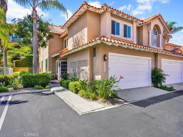 MLS: OC23154558 Condo For Sale