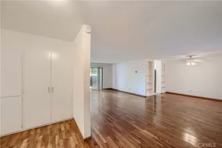 Photo #3: OC23155090 Listing