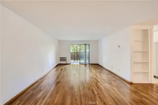 Photo #4: OC23155090 Listing