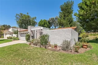 Photo #2: OC23155572 Listing