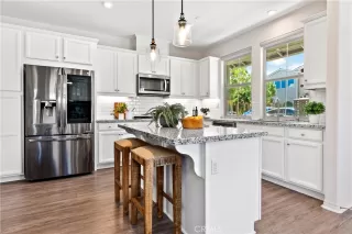 Photo #2: OC23156023 Listing