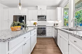 Photo #3: OC23156023 Listing