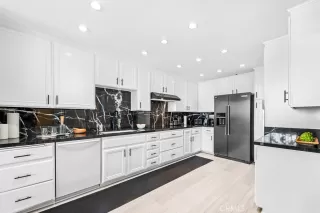 Photo #6: OC23156226 Listing 