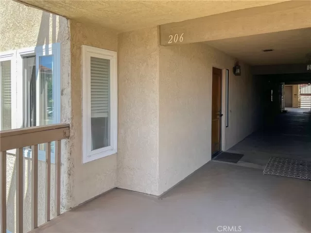 MLS: OC23156289 Condo For Sale