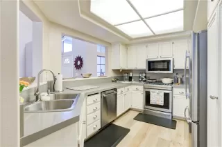 Photo #2: OC23156367 Listing 