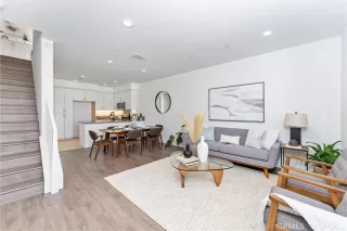 Photo #3: OC23156393 Listing