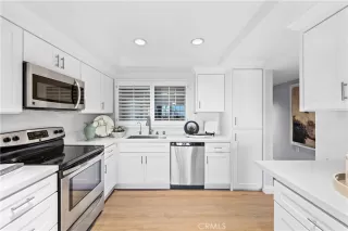 Photo #3: OC23156533 Listing