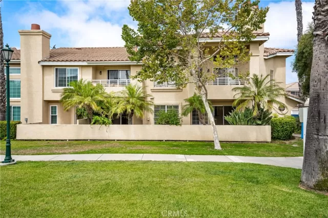 MLS: OC23156606 Condo For Sale