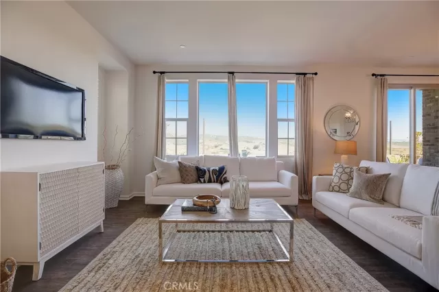 MLS: OC23156632 Condo For Sale