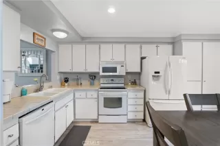 Photo #4: OC23156665 Listing 