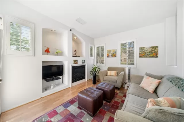 MLS: OC23156737 Condo For Sale