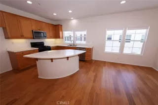 Photo #3: OC23157087 Listing 