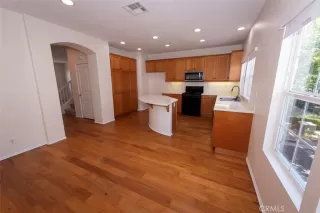 Photo #4: OC23157087 Listing 