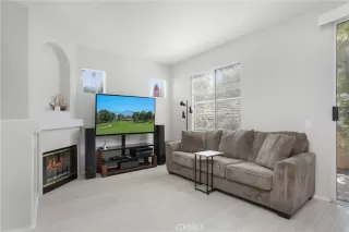 Photo #4: OC23157147 Listing