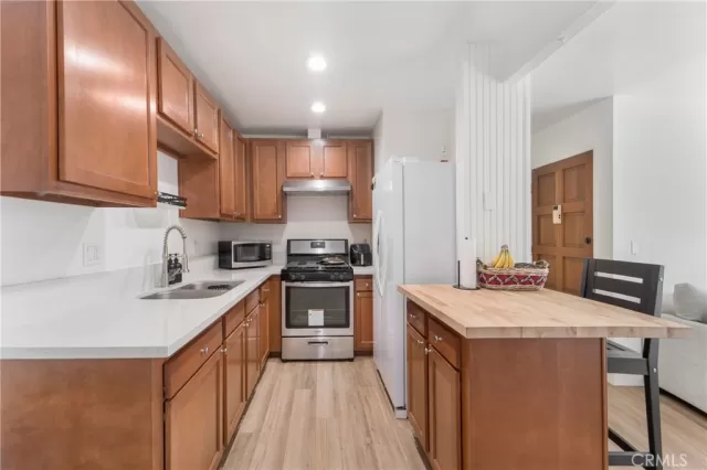MLS: OC23157549 Condo For Sale