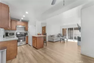 Photo #2: OC23157549 Listing 