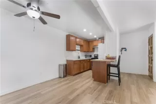 Photo #6: OC23157549 Listing 