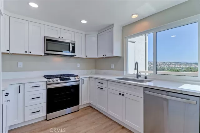 MLS: OC23157699 Condo For Sale