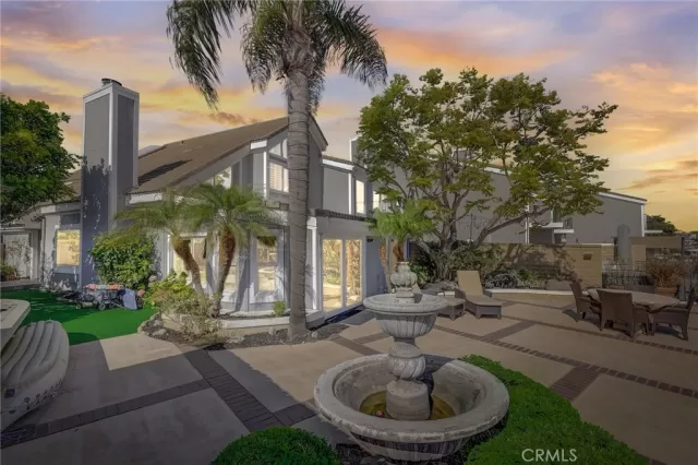 MLS: OC23157705 Condo For Sale