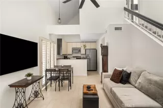 Photo #6: OC23157781 Listing