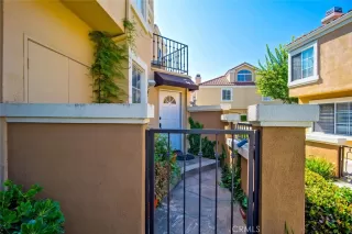 Photo #4: OC23158117 Listing 