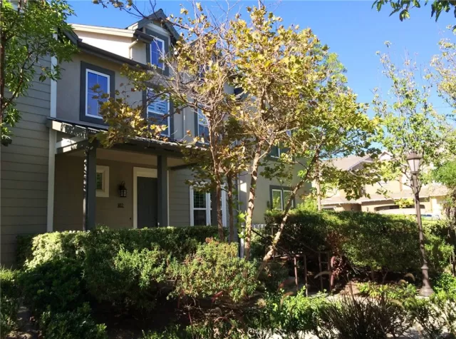 MLS: OC23158165 Condo For Sale